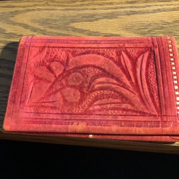 Vintage Hand Tooled Buttery Soft Red Moroccan Leather Wallet Billfold - Picture 2 of 8